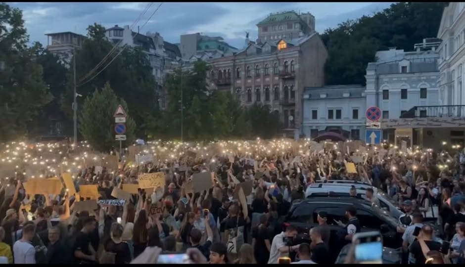Київ протестує проти злочинного законопроєкту. Фото зі сторінки Тараса Шамайди у Фейсбук