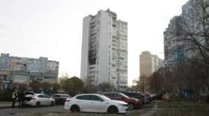 Наслідки нічної атаки в Деснянському районі Києва Фото: Геннадій Мінченко, Укрінформ
